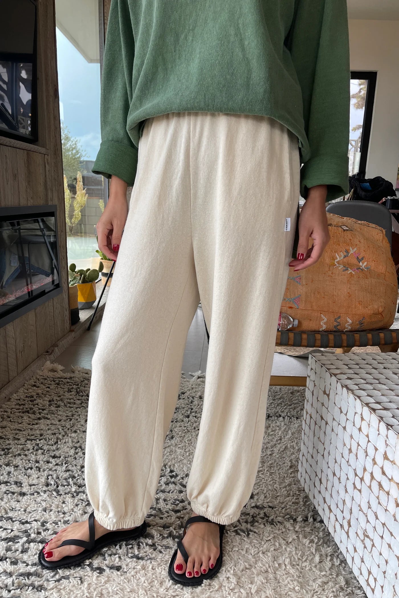 Balloon Pants - Naturel on model front view