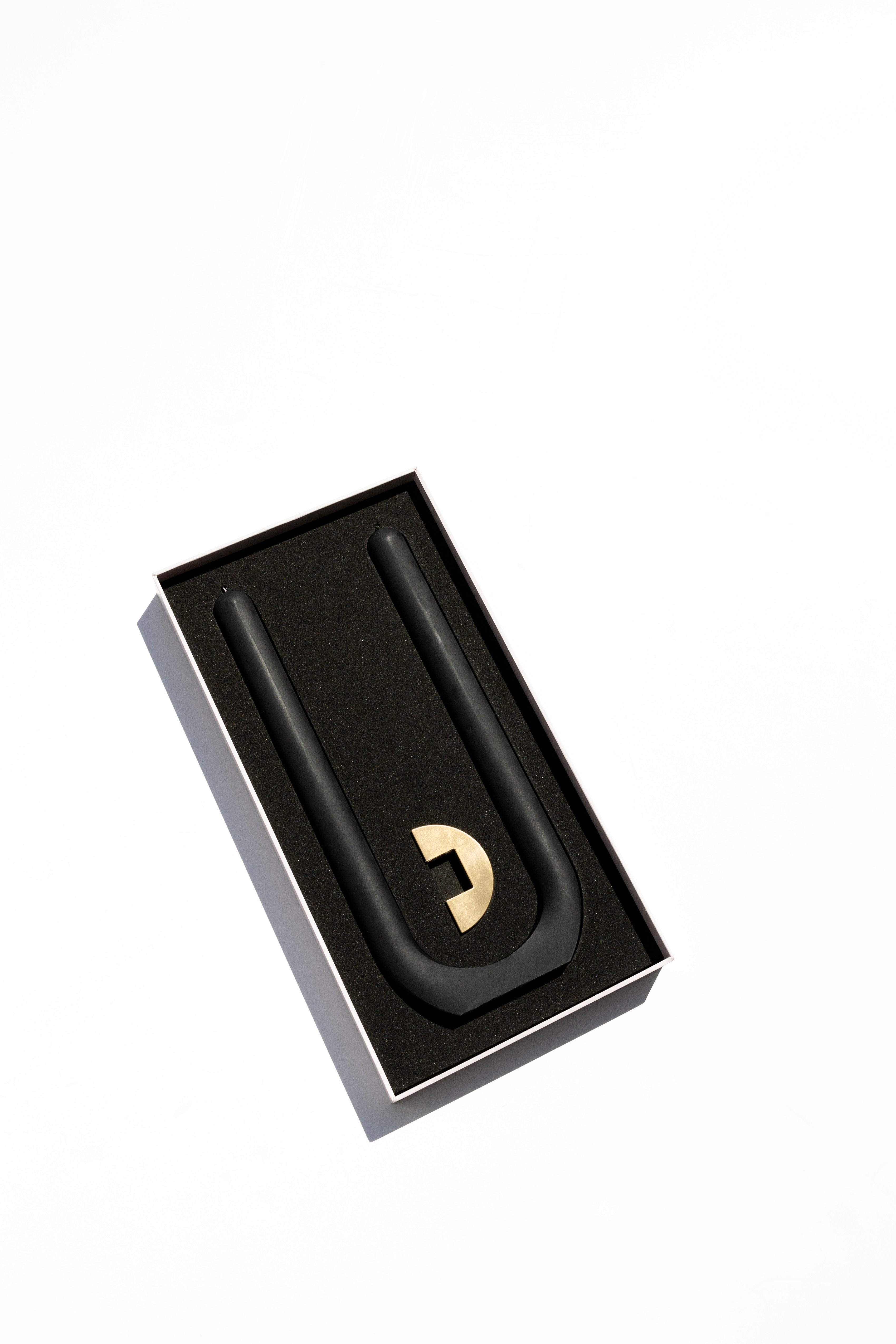 Beeswax U Candle in Black in box