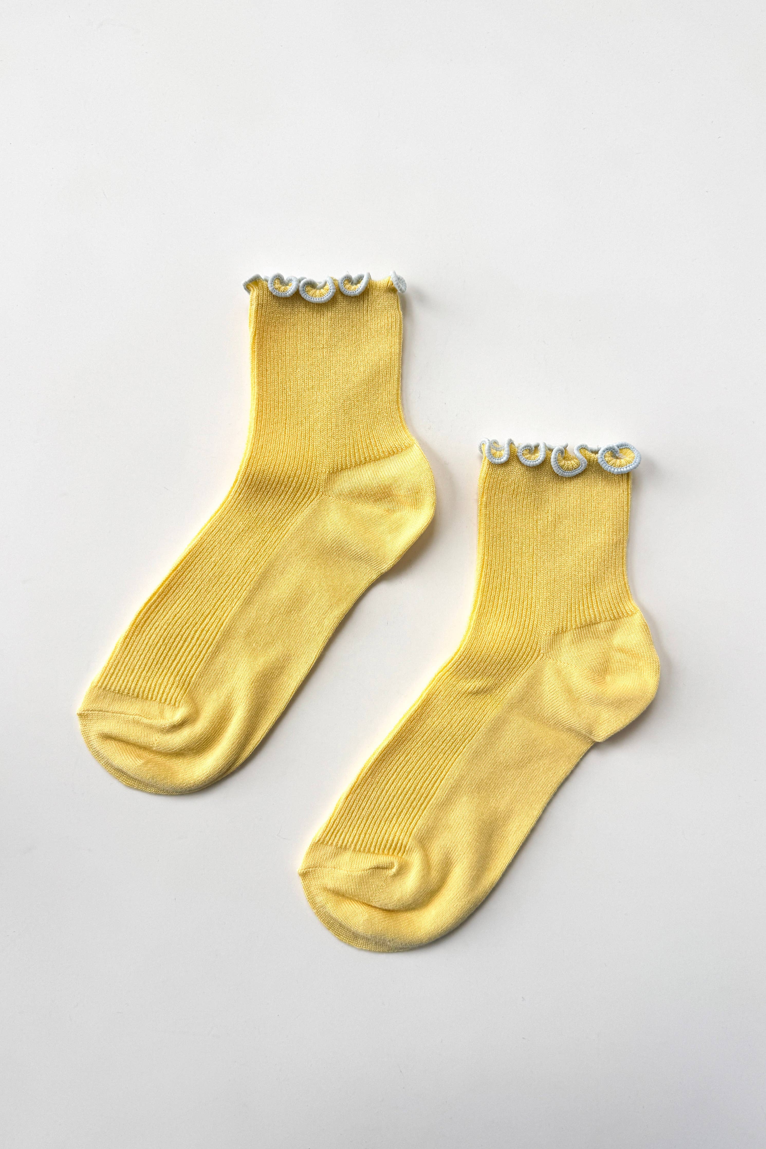 The Petite Ruffled Modal Socks