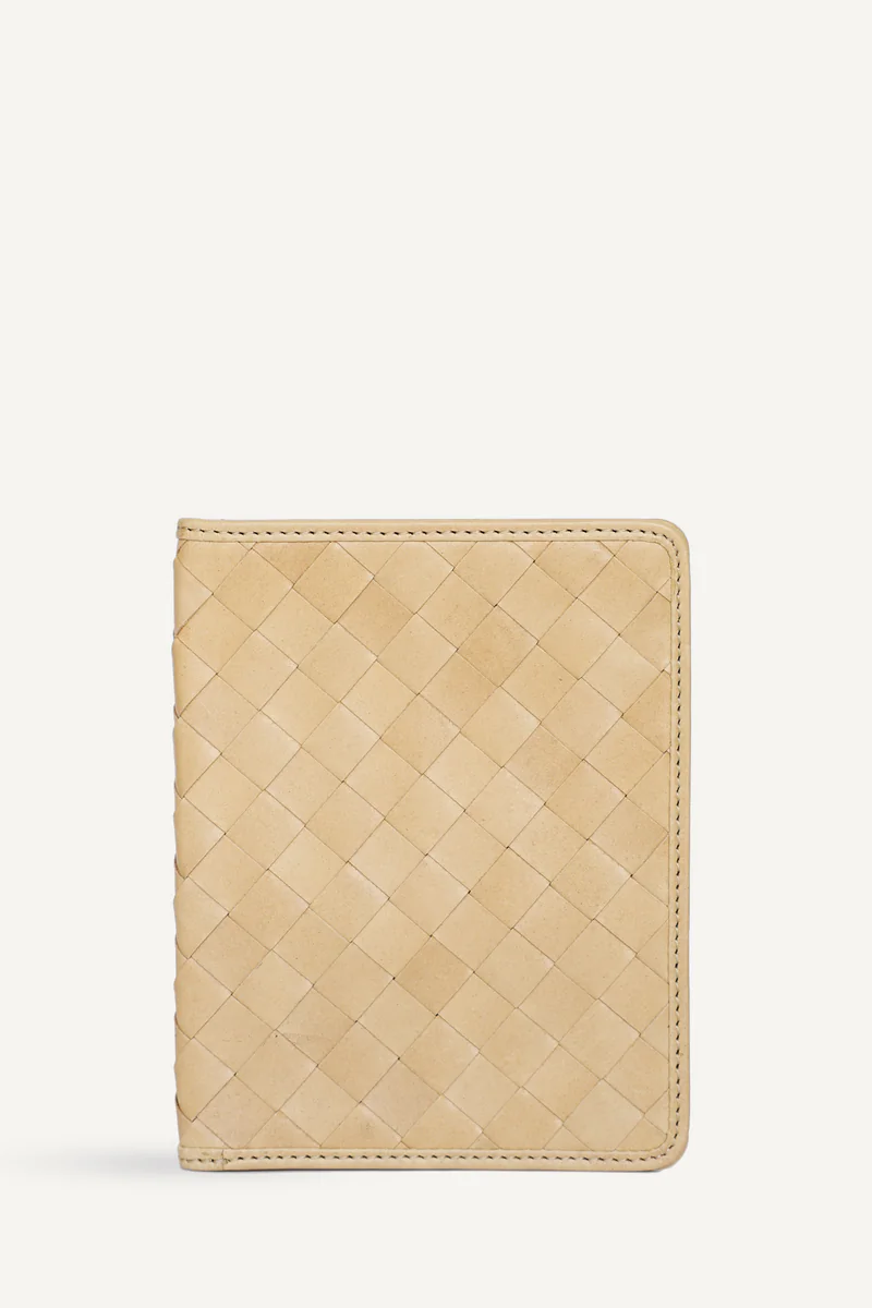 Este Passport Holder - Caramel
