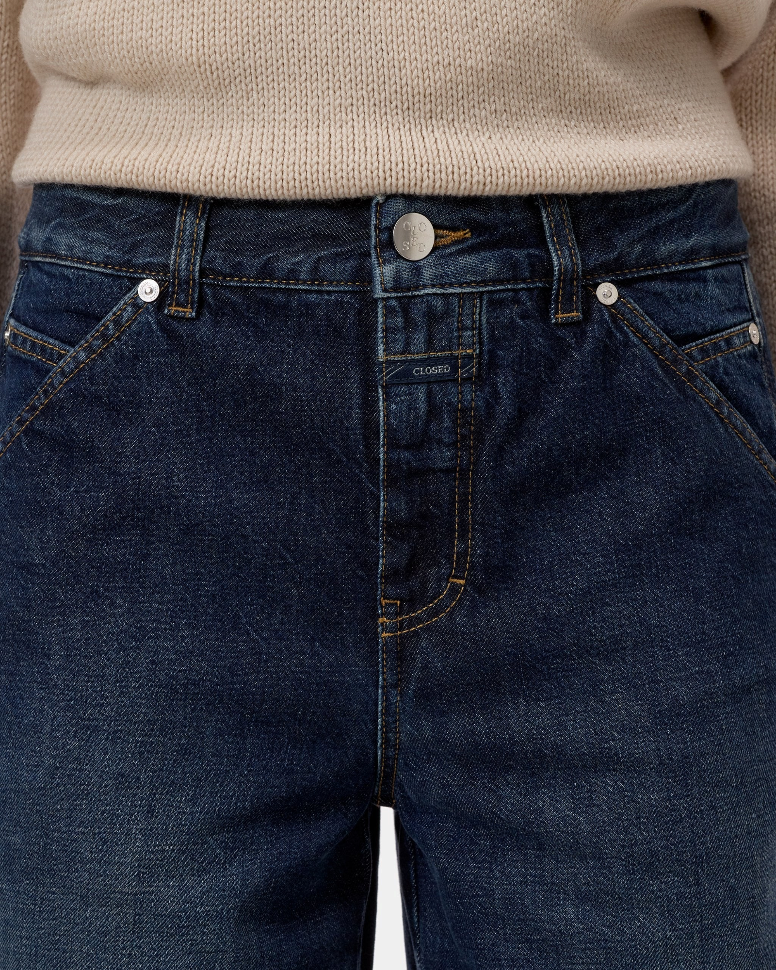 CLOSED Wylie wide denim short in dark blue vintage wash - view 3