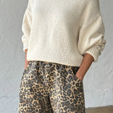 Zoe Cotton Sweater - Naturel with city shorts