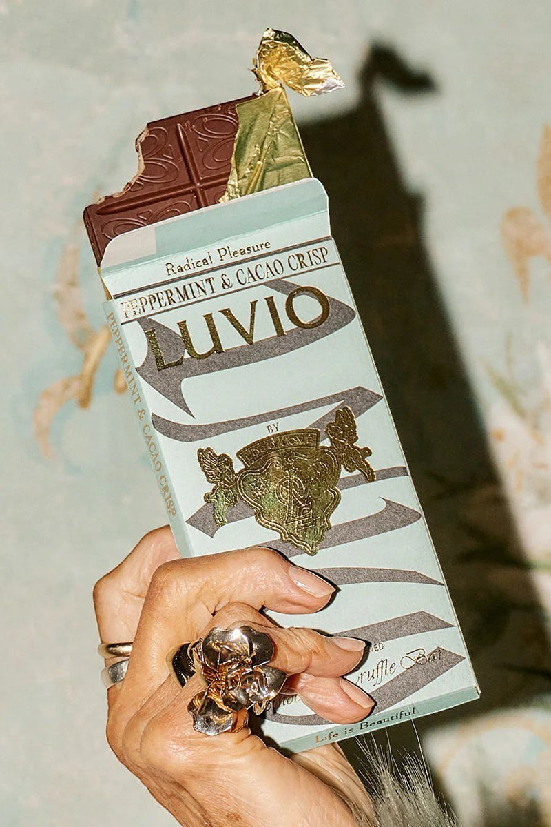 Peppermint & Cacao Crisp Luvio Chocolate Bar — view 5