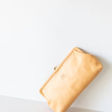Manuela Classic Clutch - Natural