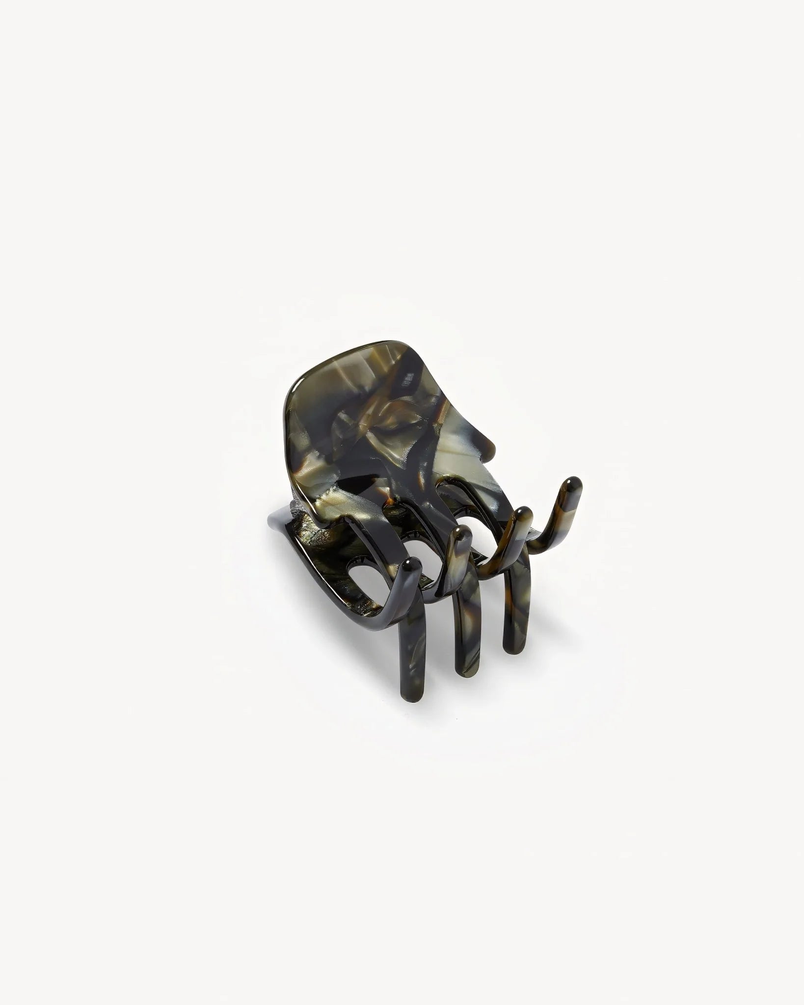  Tortoiseshell hair clip on a white background