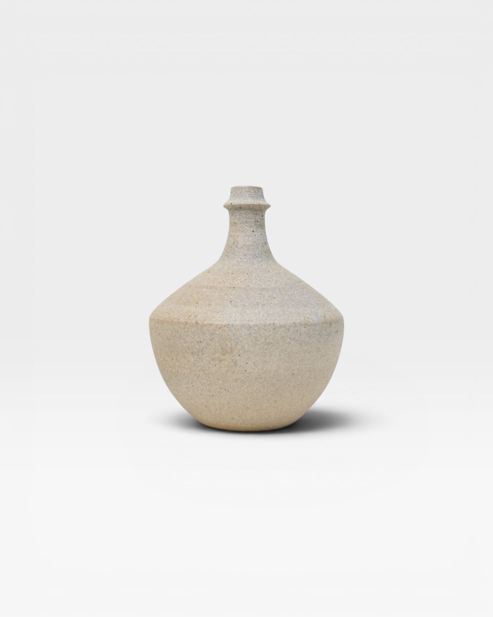 SOMBRA Quartzite Bottleneck Vase 013