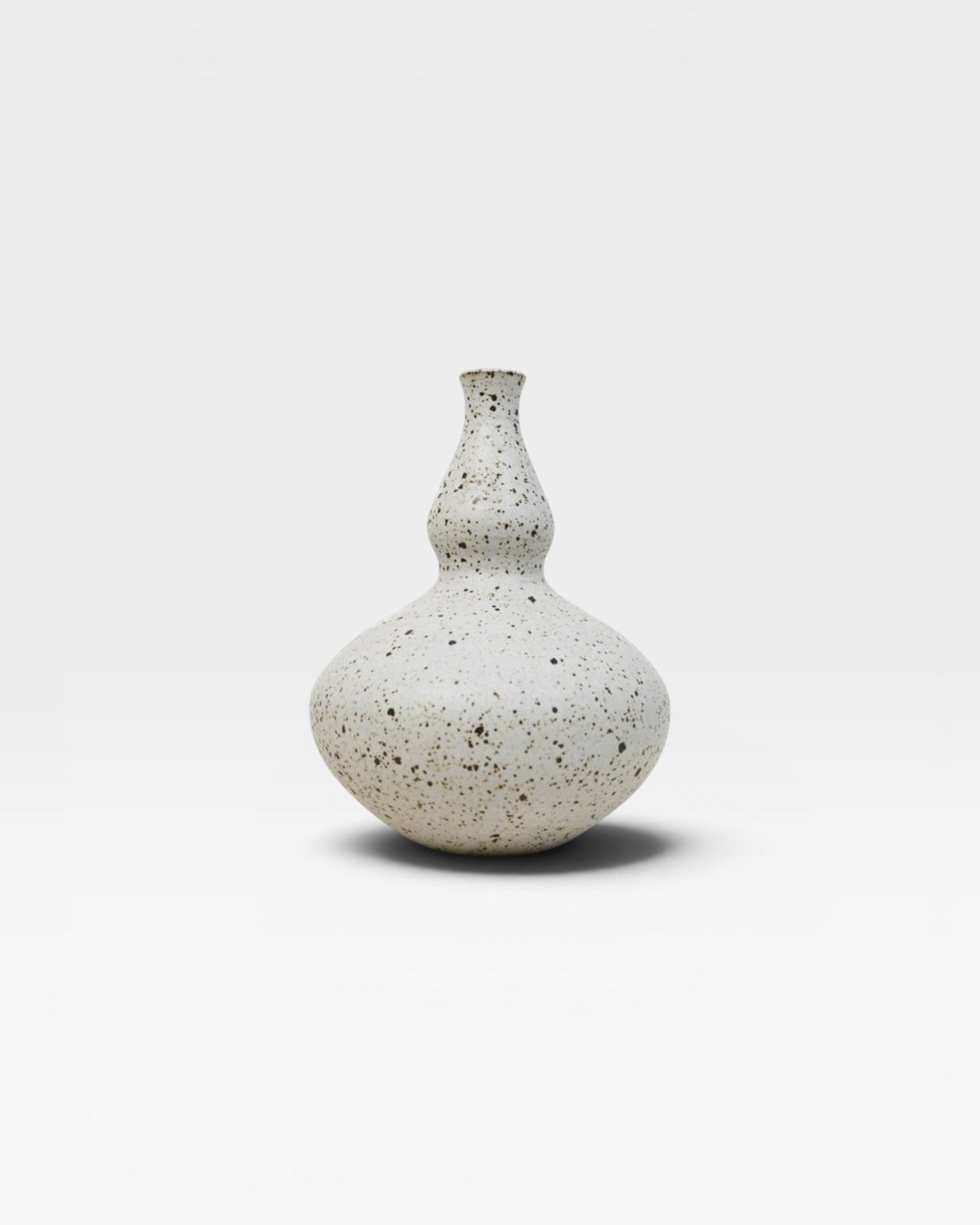 SOMBRA Mono Bottleneck Vase 006