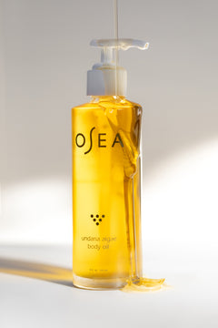 Undaria Algae Body Oil drip on bottle