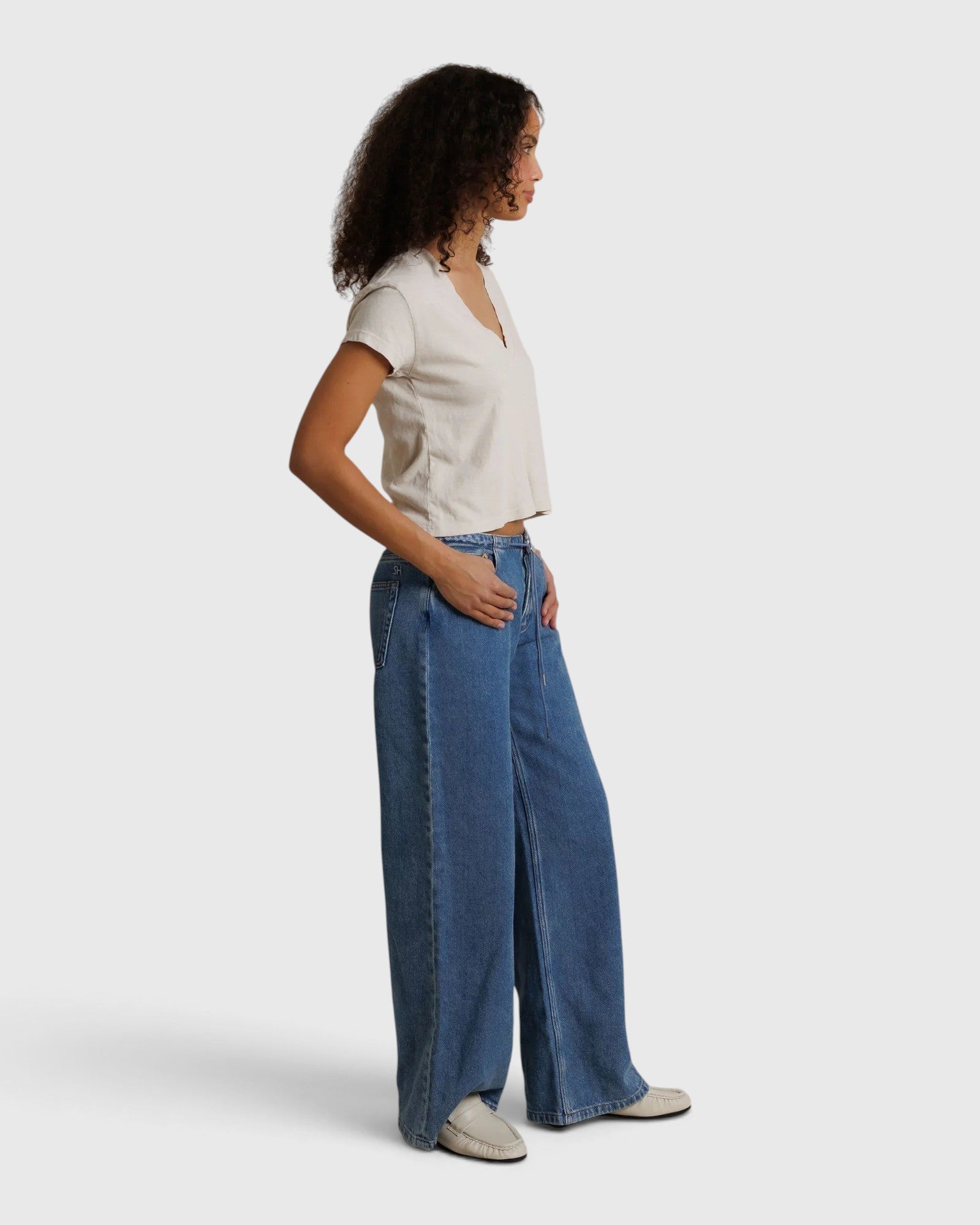 Alanis V Neck - Whitecap Grey
