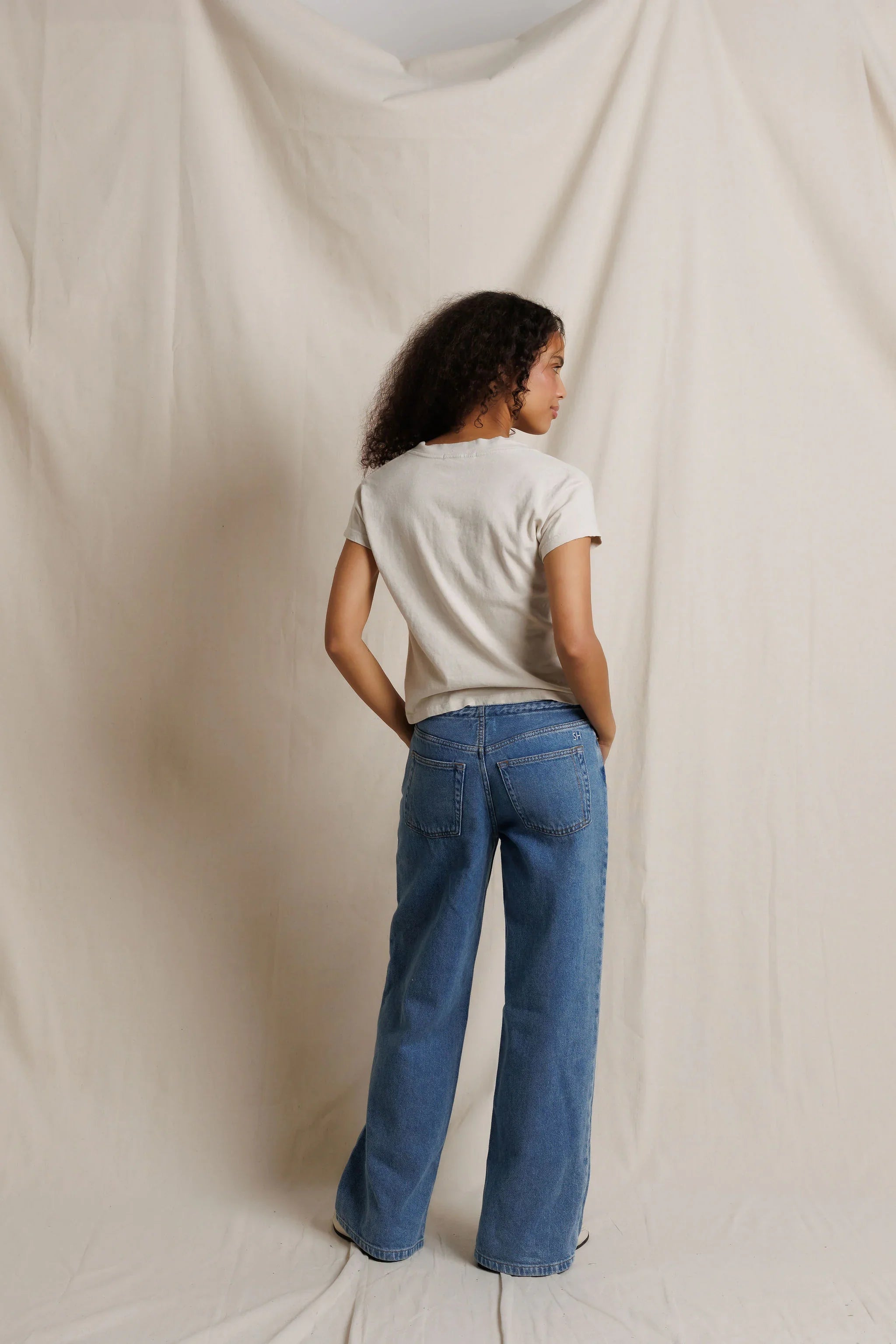 Alanis V Neck - Whitecap Grey