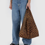 Standard Baggu - Leopard, in use