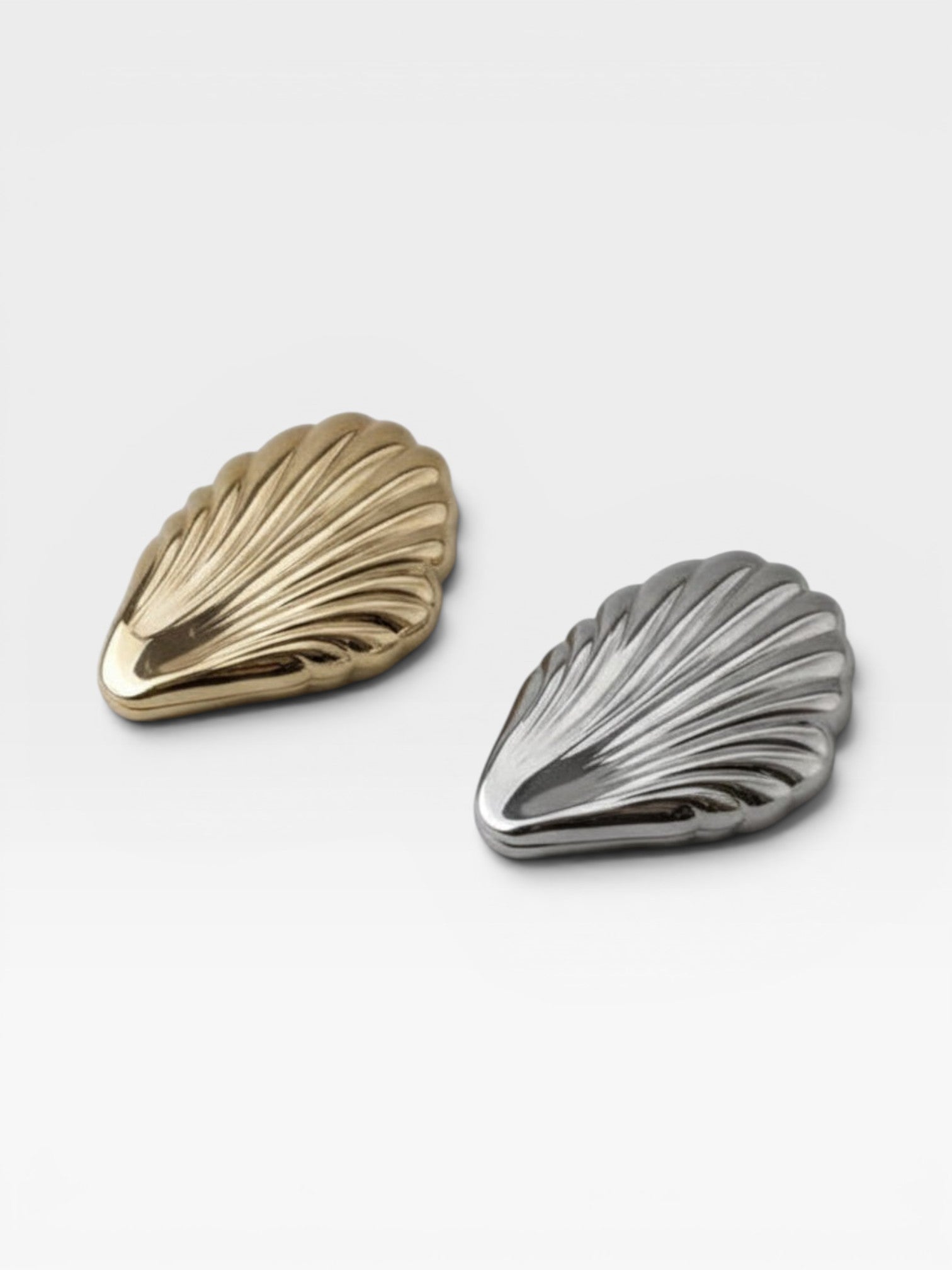 Seashell Compact Mirror — view 3