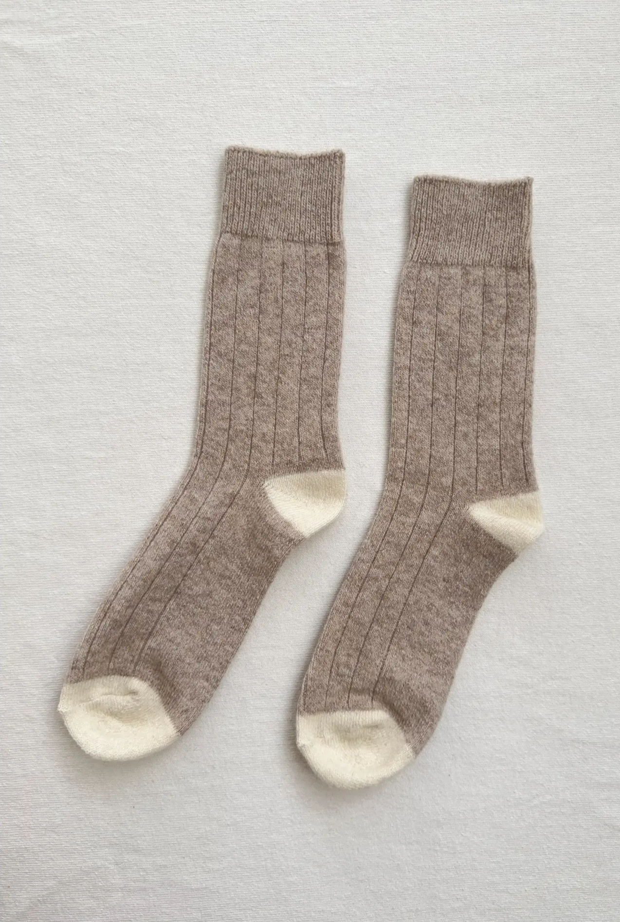 Classic Cashmere Socks in fawn