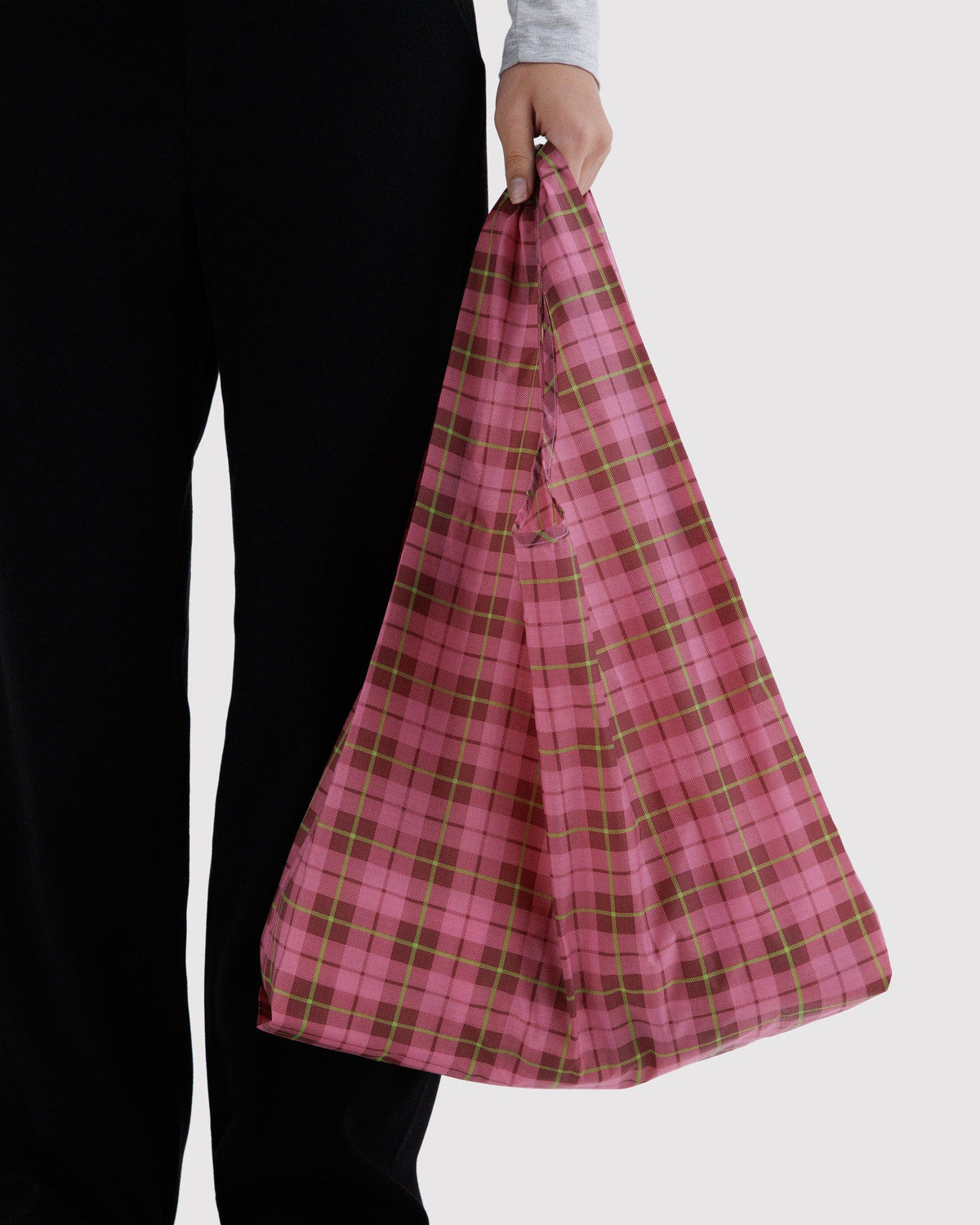 Standard Baggu - Azalea Pink Tartan, in use