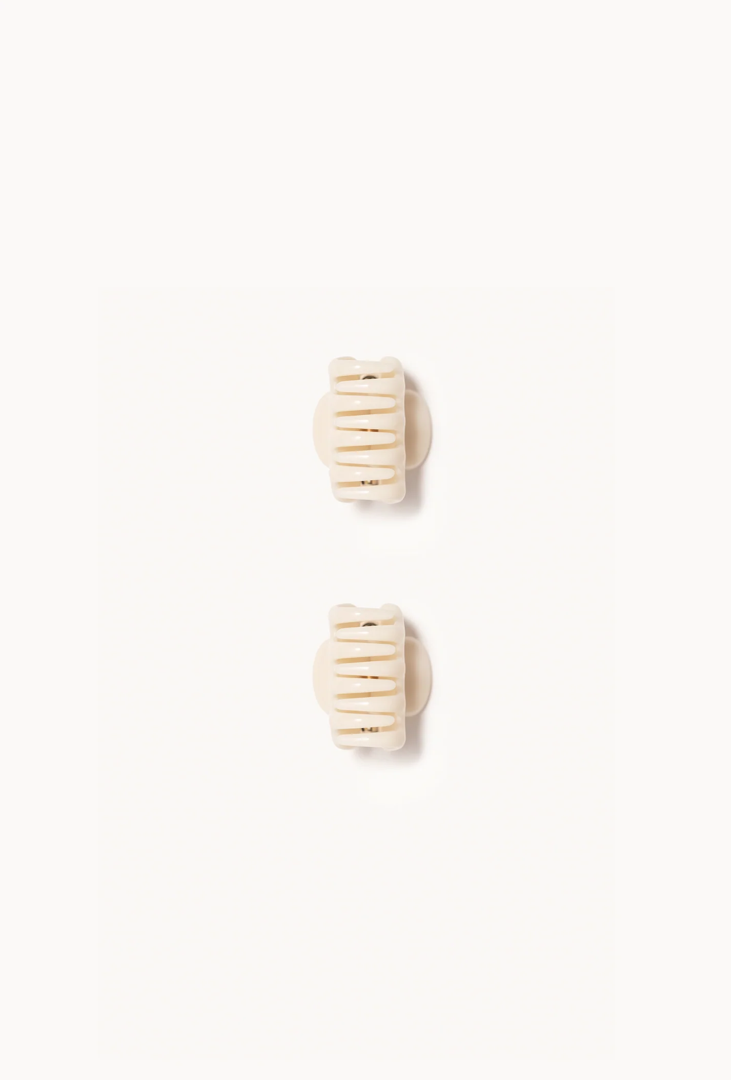 No. 1 Claw Clip Set - Ivory view of prongs on clip 