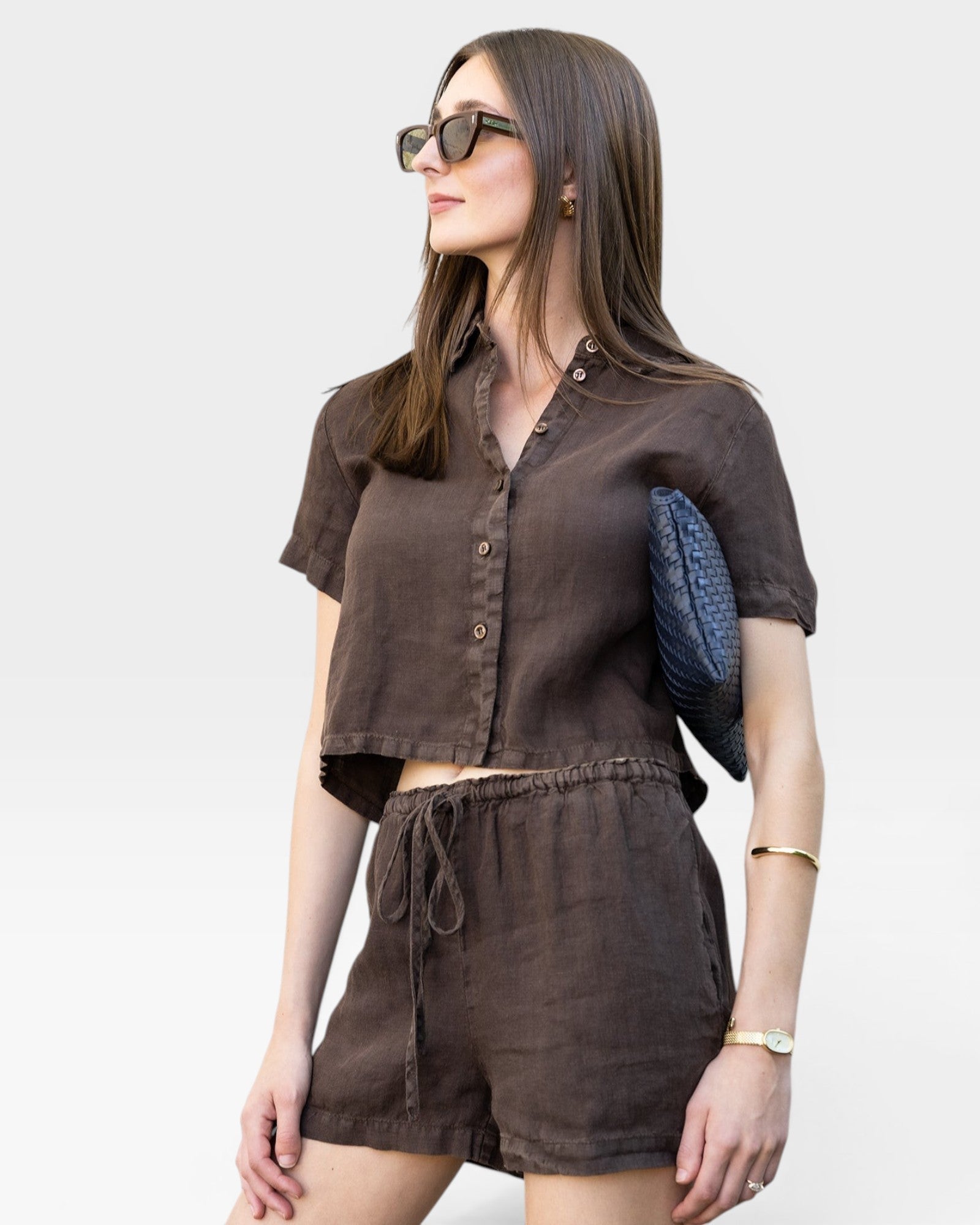JONES + CO Anais Linen Shirt in chestnut brown. Short-sleeve, button-down, relaxed fit, cropped length.