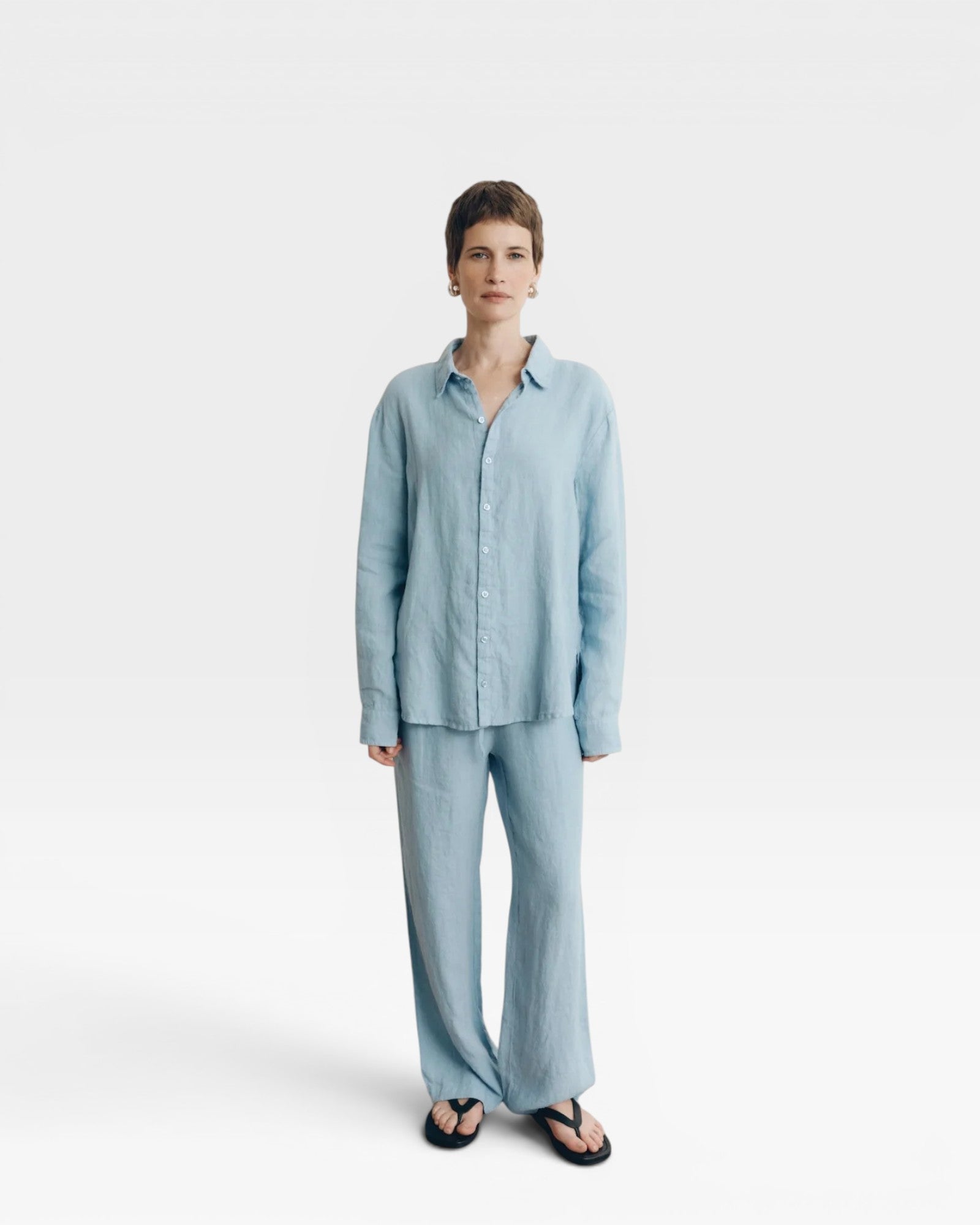 VIR VITA Cecile Oversized Linen Shirt in Baby Blue – JONES + CO