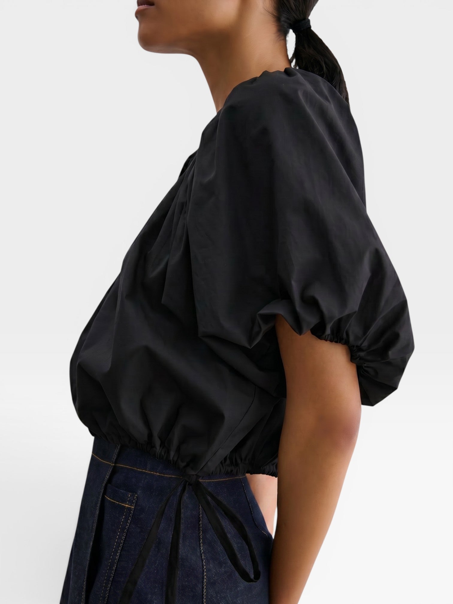 JONES + CO black cropped V-neck balloon top in organic cotton poplin with adjustable drawstring waist