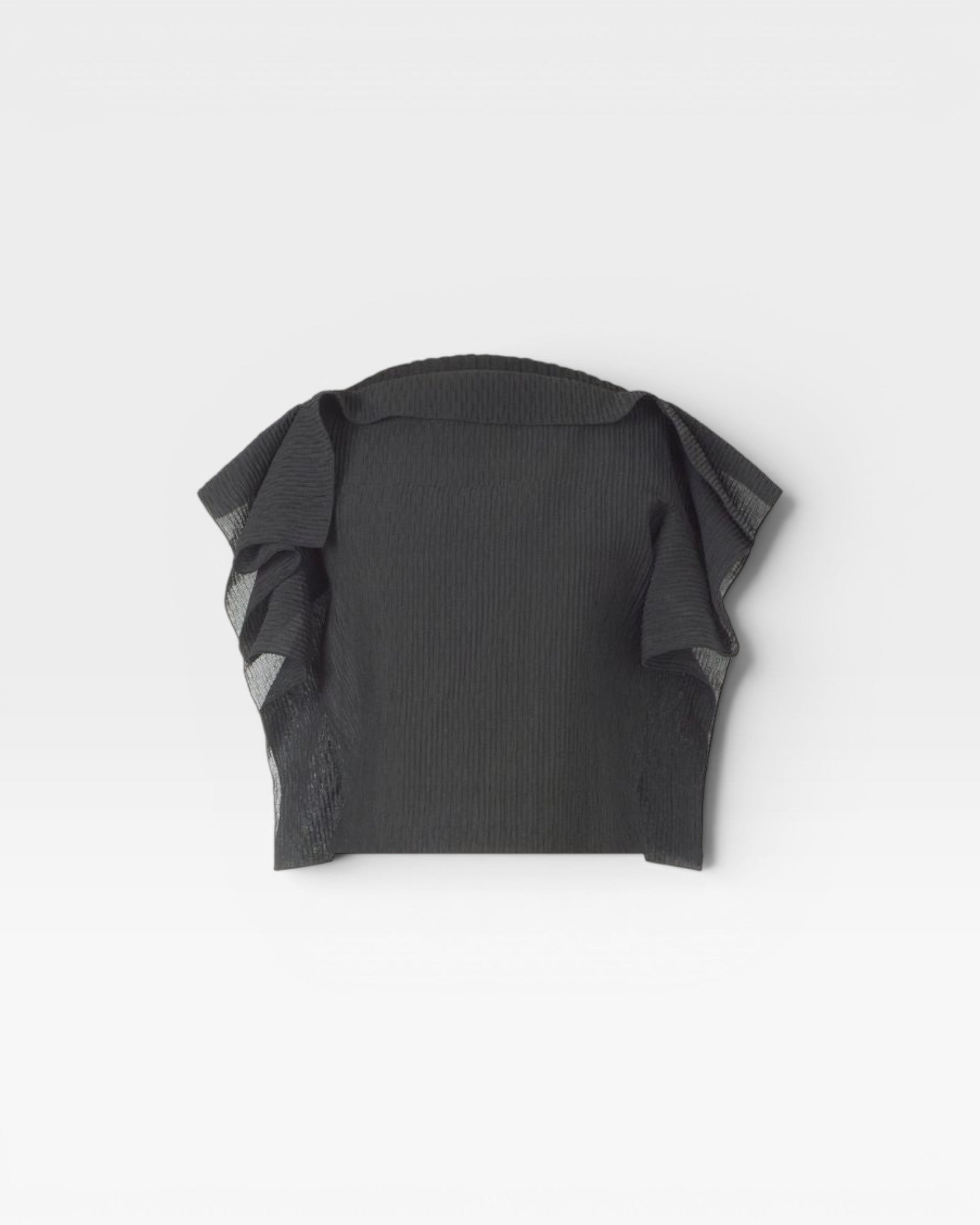 JONES + CO black crinkled texture top with flutter sleeves and collar detail.