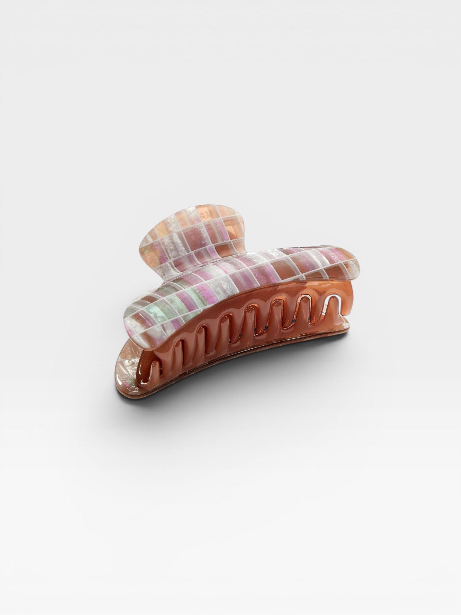 JONES + CO Grande Heirloom Claw Clip in iridescent mosaic pattern and tortoiseshell finish, ideal for thick hair.
