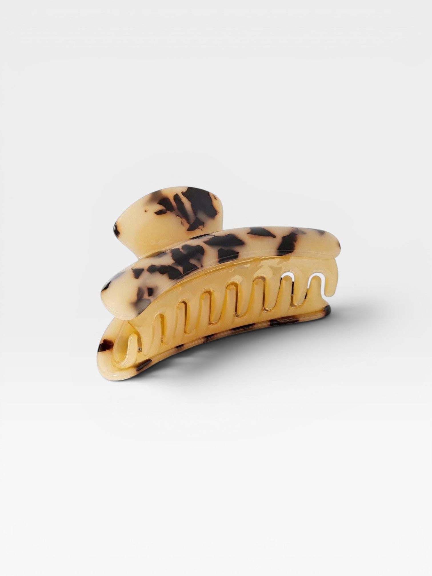 JONES + CO Grande Heirloom Claw Clip in tortoiseshell acetate, ideal for thick hair and updos.