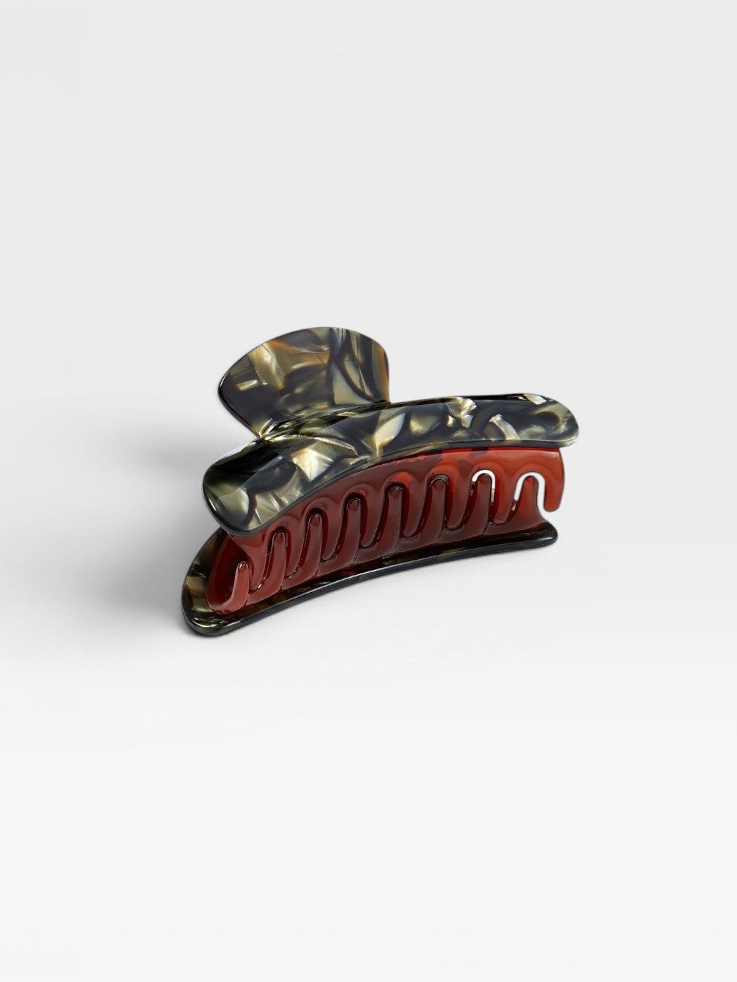 JONES + CO Grande Heirloom Claw Clip in tortoiseshell and brown, ideal for thick hair and updos.