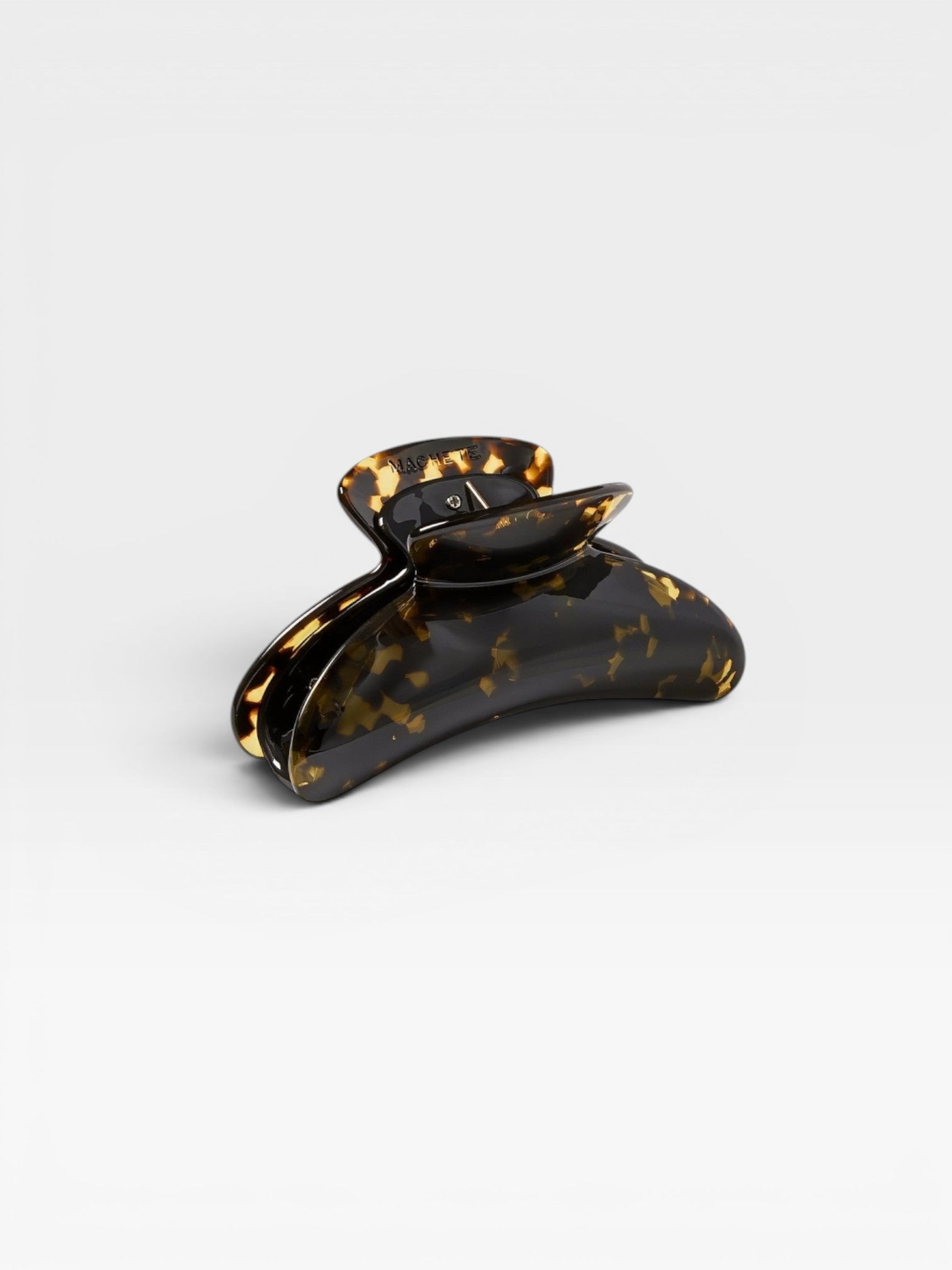 JONES + CO Grande Heirloom Claw Clip in tortoiseshell, ideal for thick hair and updos.