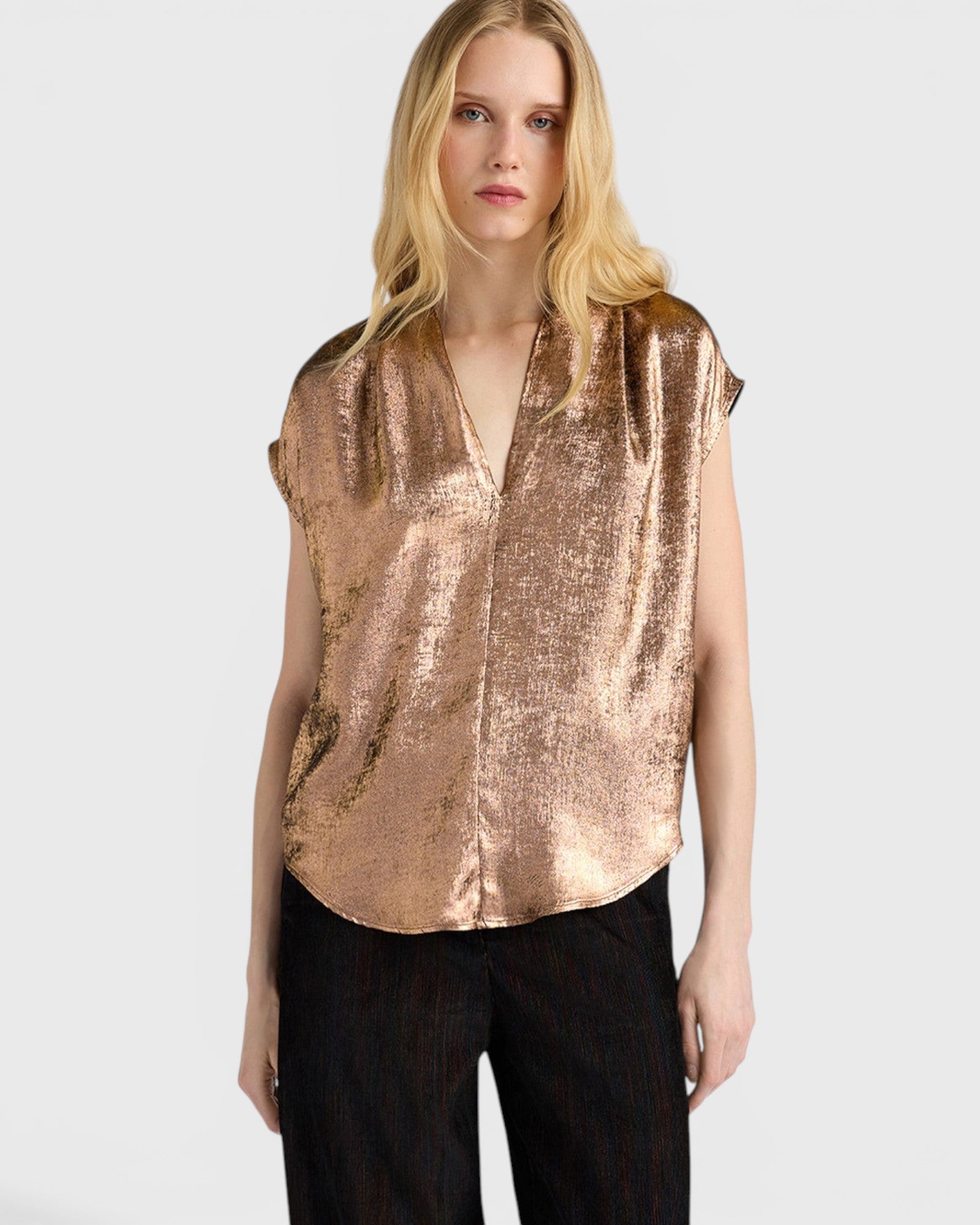 JONES + CO Hildra sleeveless bronze blouse in fluid laminated fabric with a V-neck and kimono shoulders.
