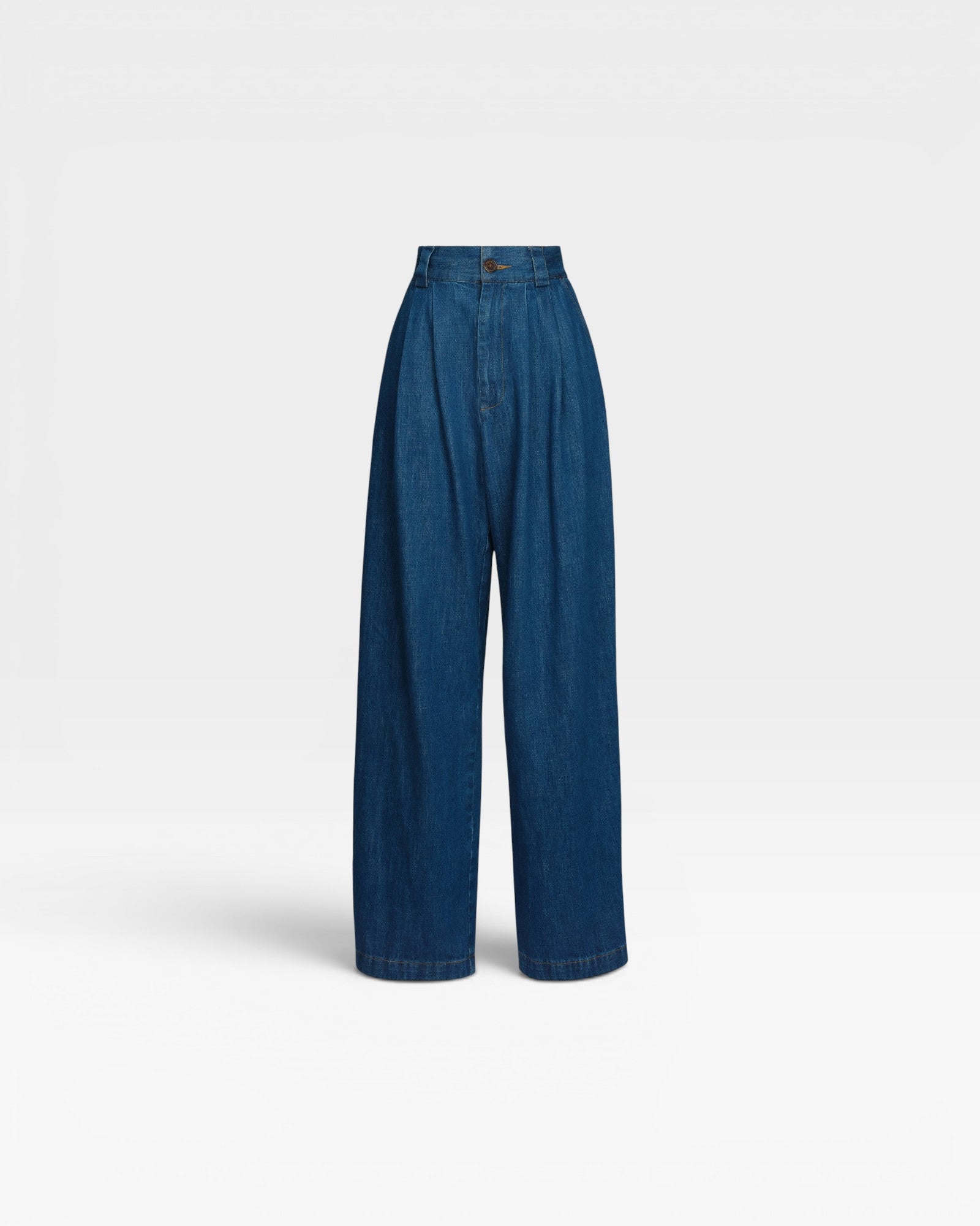 JONES + CO Indigo high-waisted wide-leg denim pants with front pleats and side pockets.