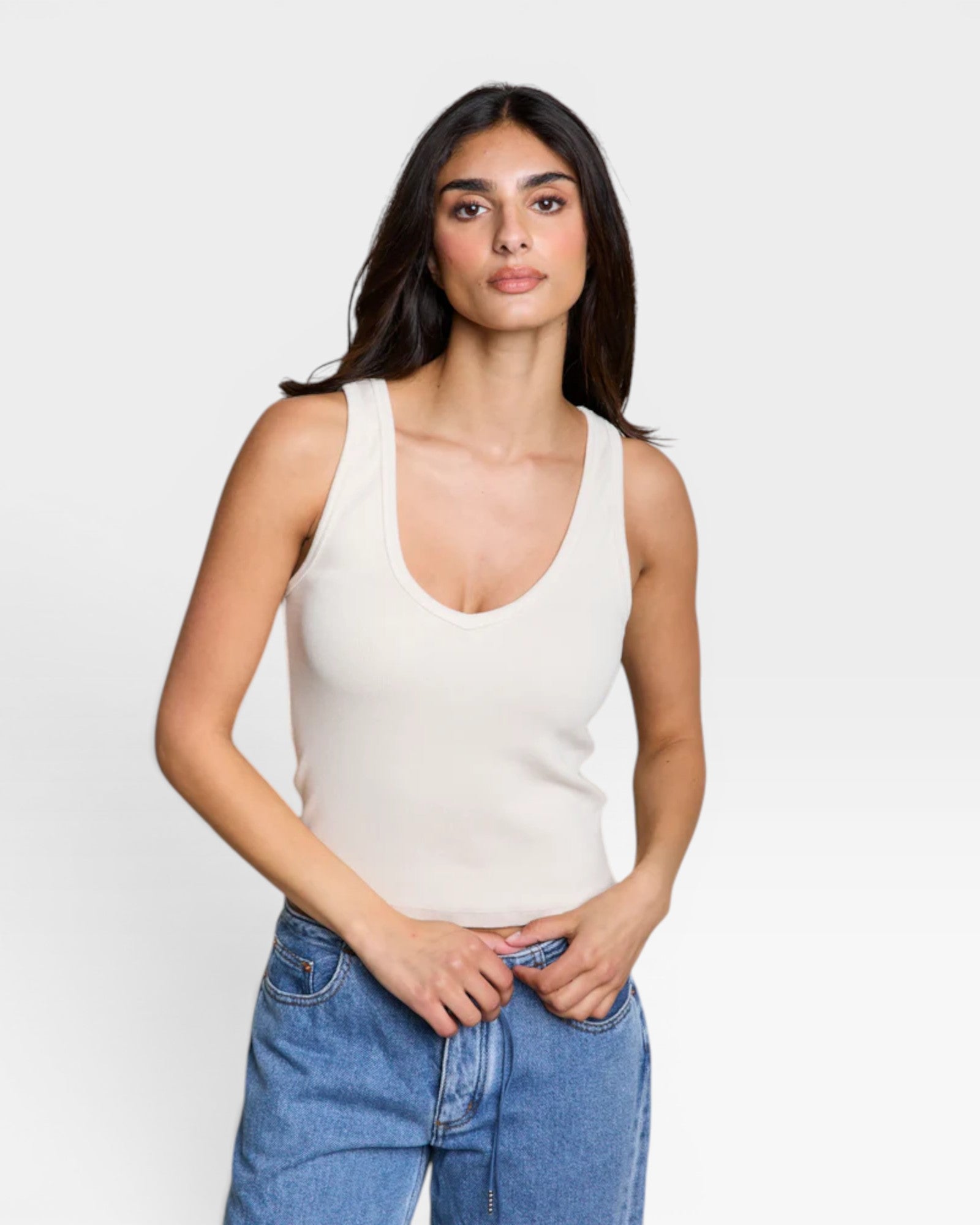 JONES + CO Maria V Neck Tank in Sugar. Ribbed fabric, v-neckline, sleeveless tank top.