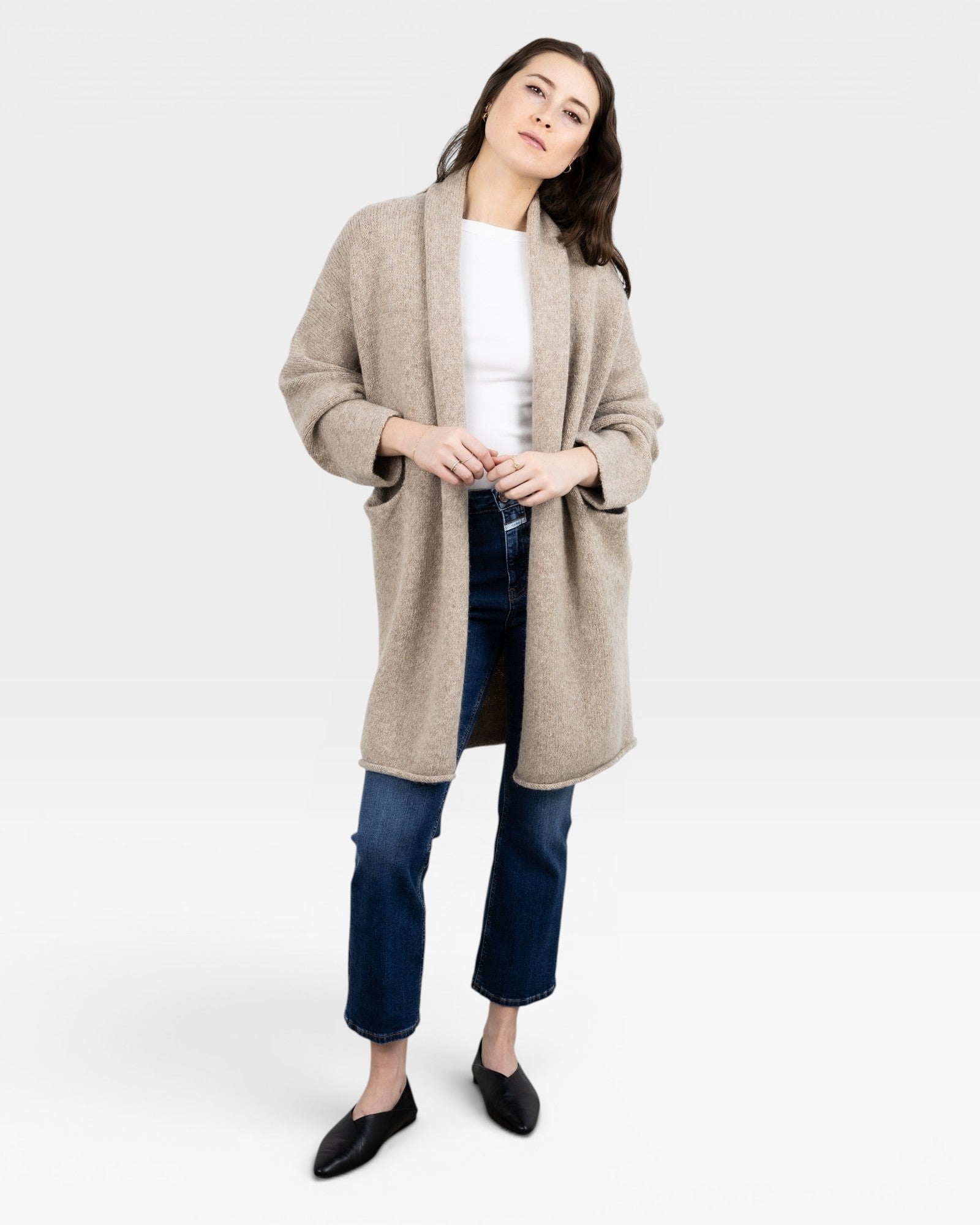 JONES + CO oatmeal alpaca wool blend sweater coat with dropped shoulders and front pockets.