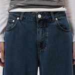 JONES + CO dark blue barrel-fit denim jeans with mid-rise waist and 5-pocket design, made in Italy.