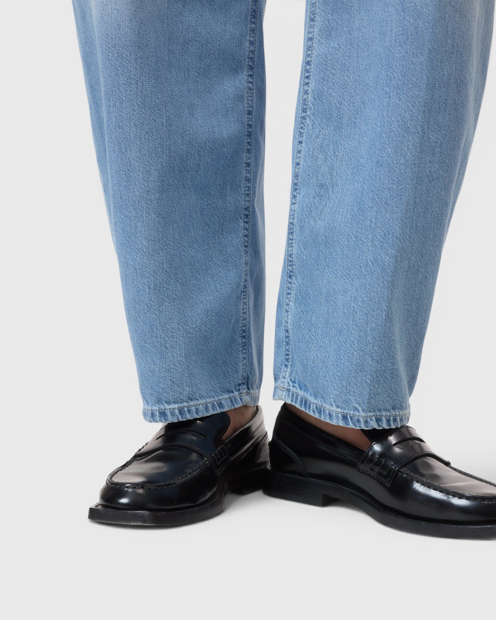 JONES + CO Jazzie barrel jeans in light blue denim worn with black leather loafers
