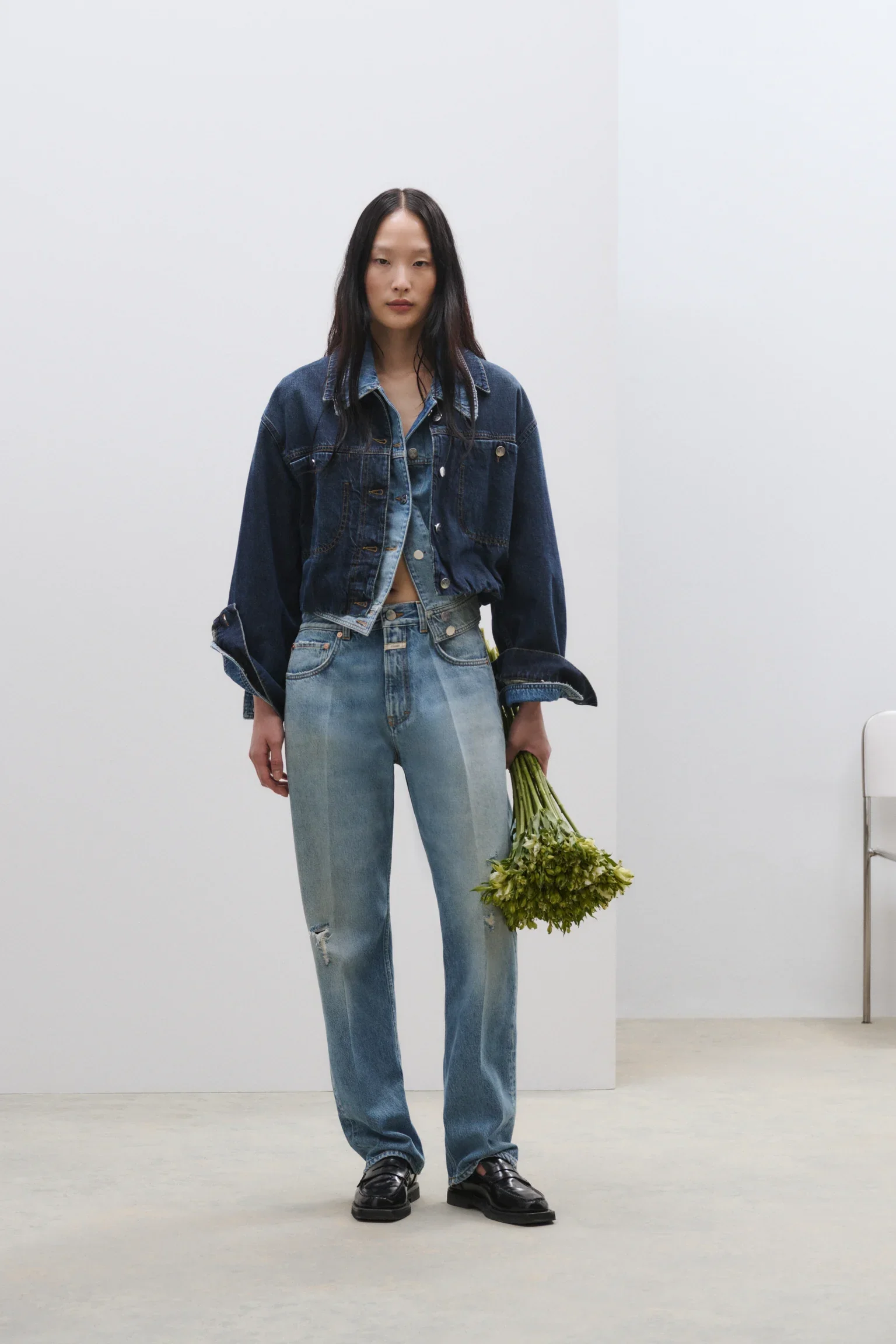 Jonta Relaxed Jeans - Mid Blue — view 2