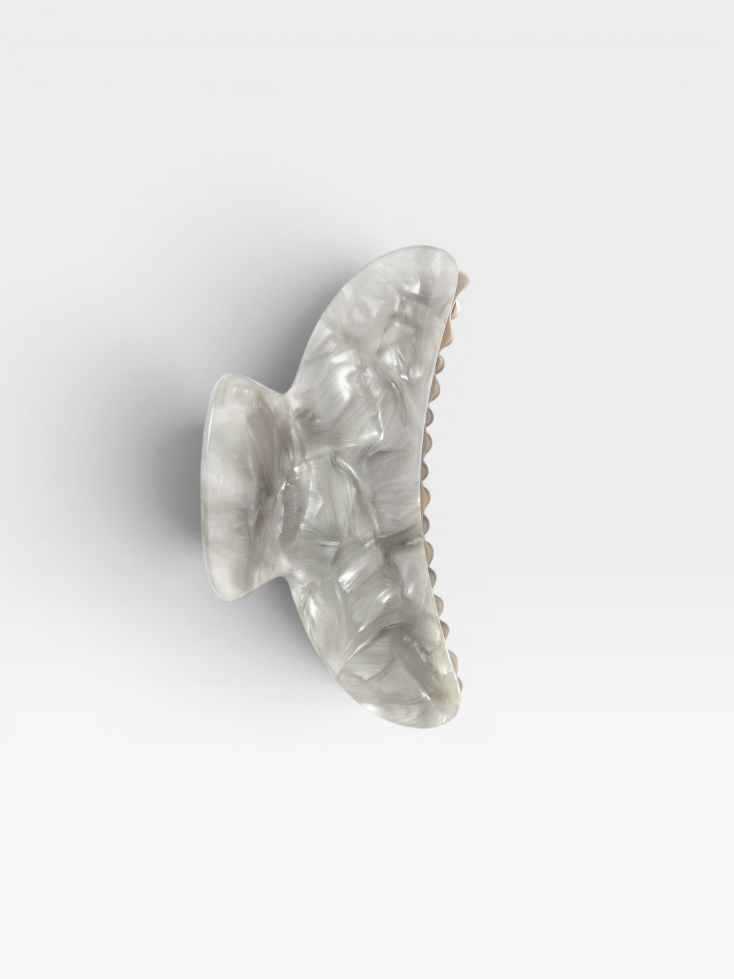 Grande Heirloom Claw Clip — view 35