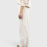 JONES + CO Le Bon Shoppe Balloon Pants in Naturel, detail of the hidden side slit pockets.