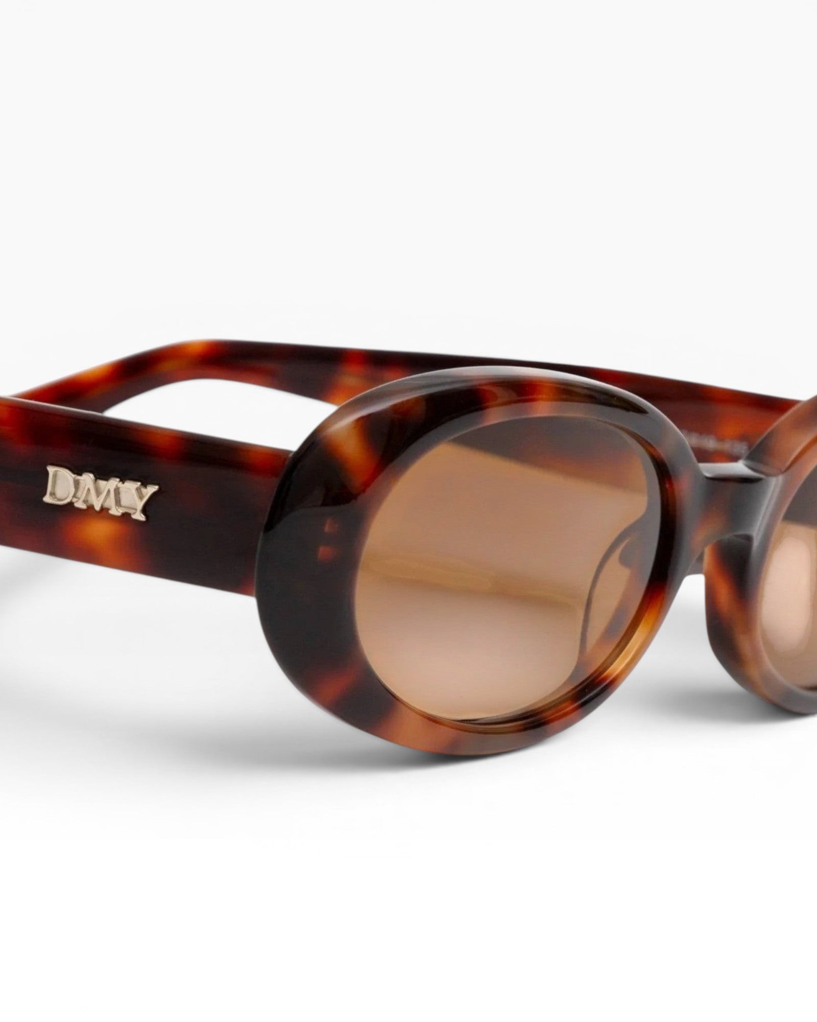 Close up logo and lense view of Valentina Sunglasses - Havana